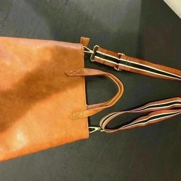 NWT - A'tared Altar'd State Crossbody Purse with Adjustable Strap - Picture 8 of 9